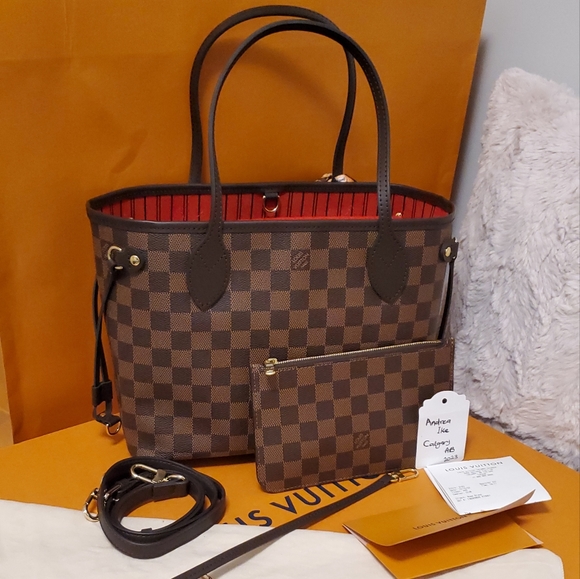 Neverfull PM in Cherry Interior(Nov 2022 Microchip) - Picture 15 of 16